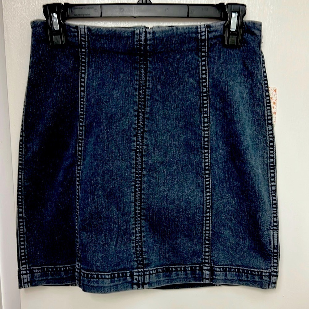 Free People Westminster blue denim skirt Back zipper See measurements